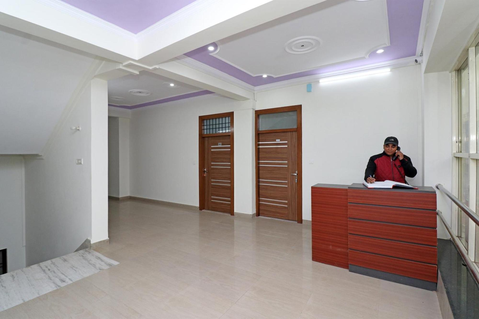 Collection O Meghna Residency Hotel Gurgaon Exterior photo